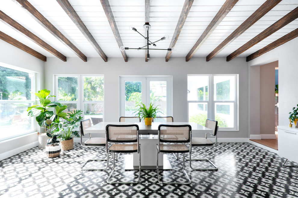 Sunroom - eclectic sunroom idea in Miami