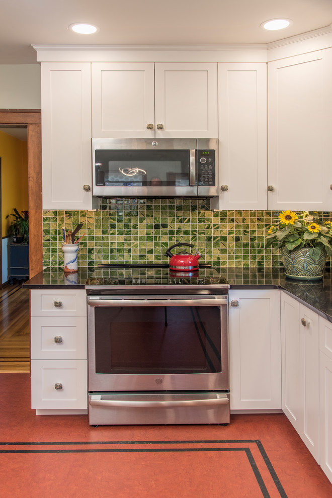 Inspiration for a transitional kitchen remodel in Philadelphia