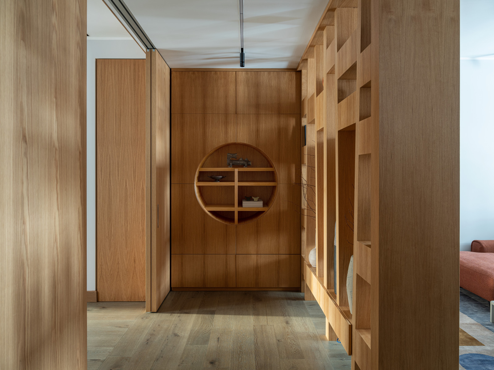 Минималистичная квартира в Москве 117 кв. м