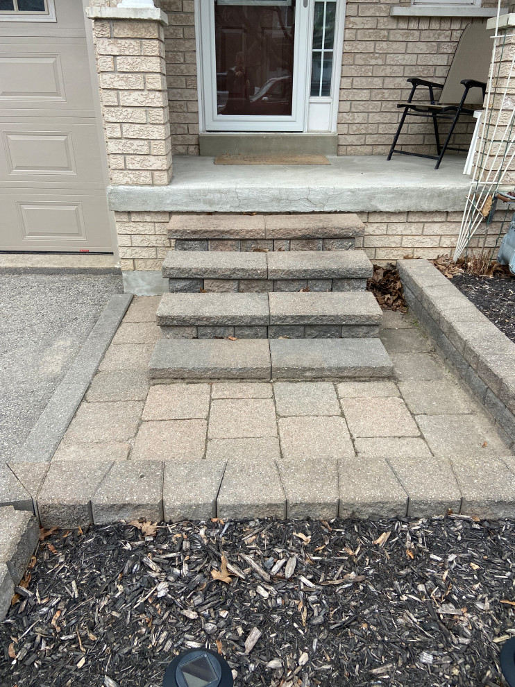 Photo of a rustic landscaping in Toronto.
