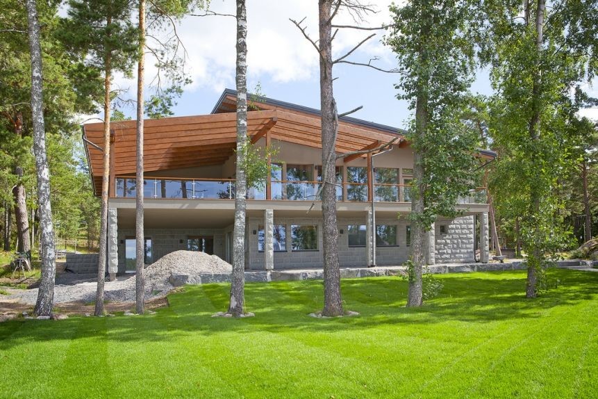 Проект каркасного дома со вторым светом балконом и террасой 350м2