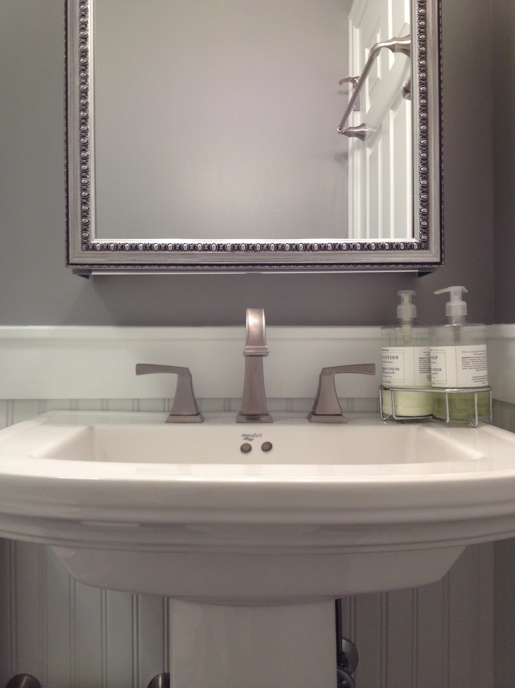 Inspiration for a small transitional bathroom remodel
