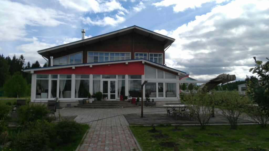 Фасады дома под Можайском до и после