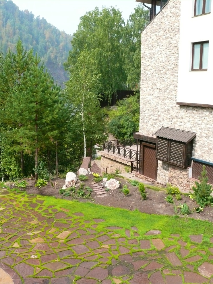 Каменные площадки и дорожки