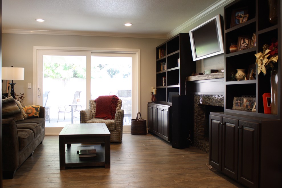 Inspiration for a transitional home design remodel in Orange County