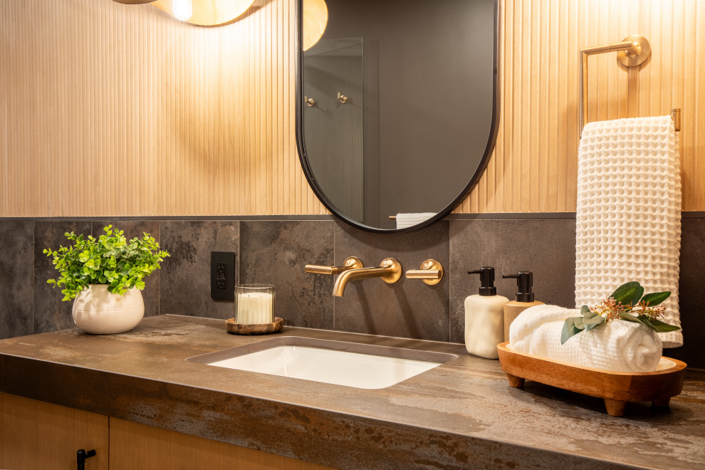 Black & Gold Brizo Shower Fixtures | Luxury Bathroom