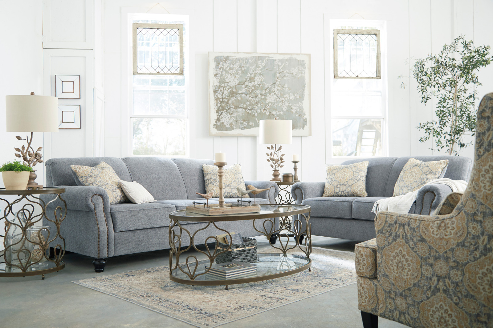 Диваны и кресла