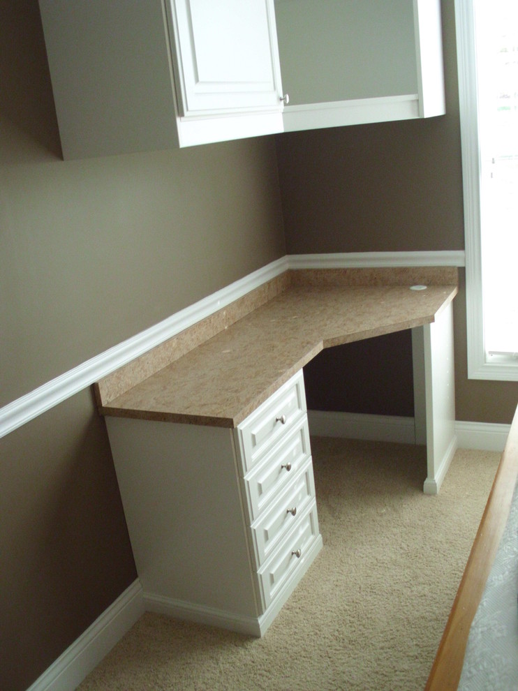 Home office - home office idea in Cincinnati