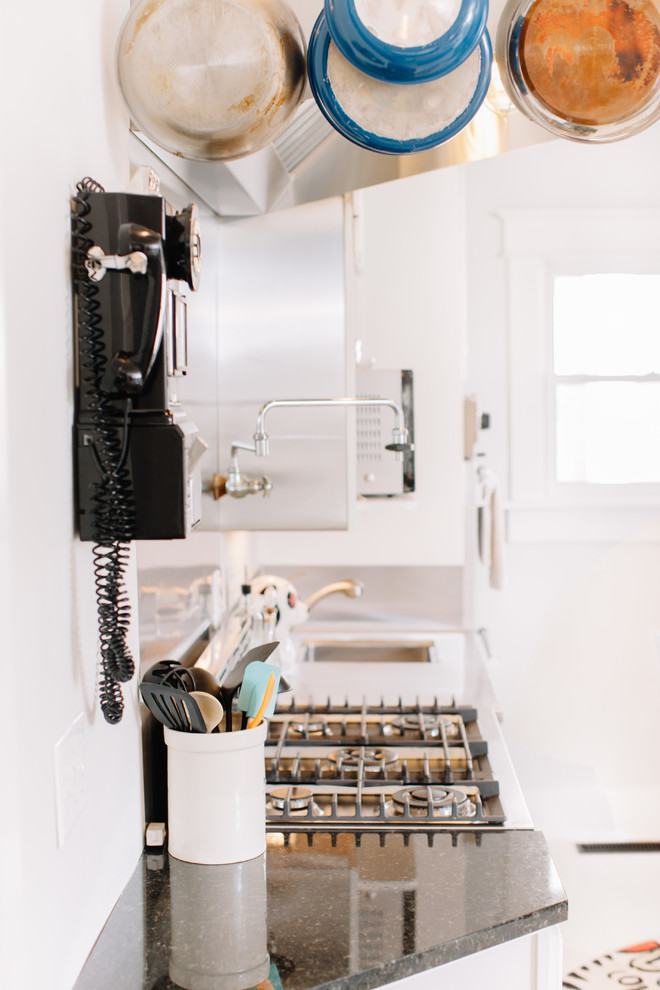 Home design - transitional home design idea in Nashville