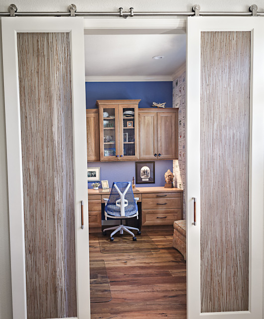 Creative Walnut Creek Open Plan Kitchen nyklassisk-hjemmekontor