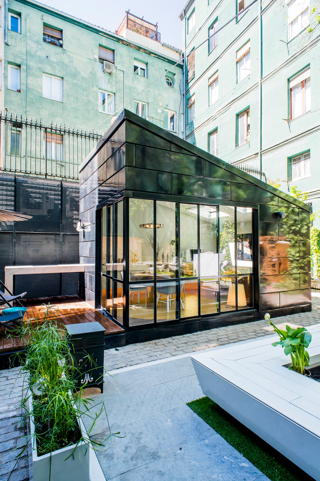 Ejemplo de jardín escandinavo de tamaño medio