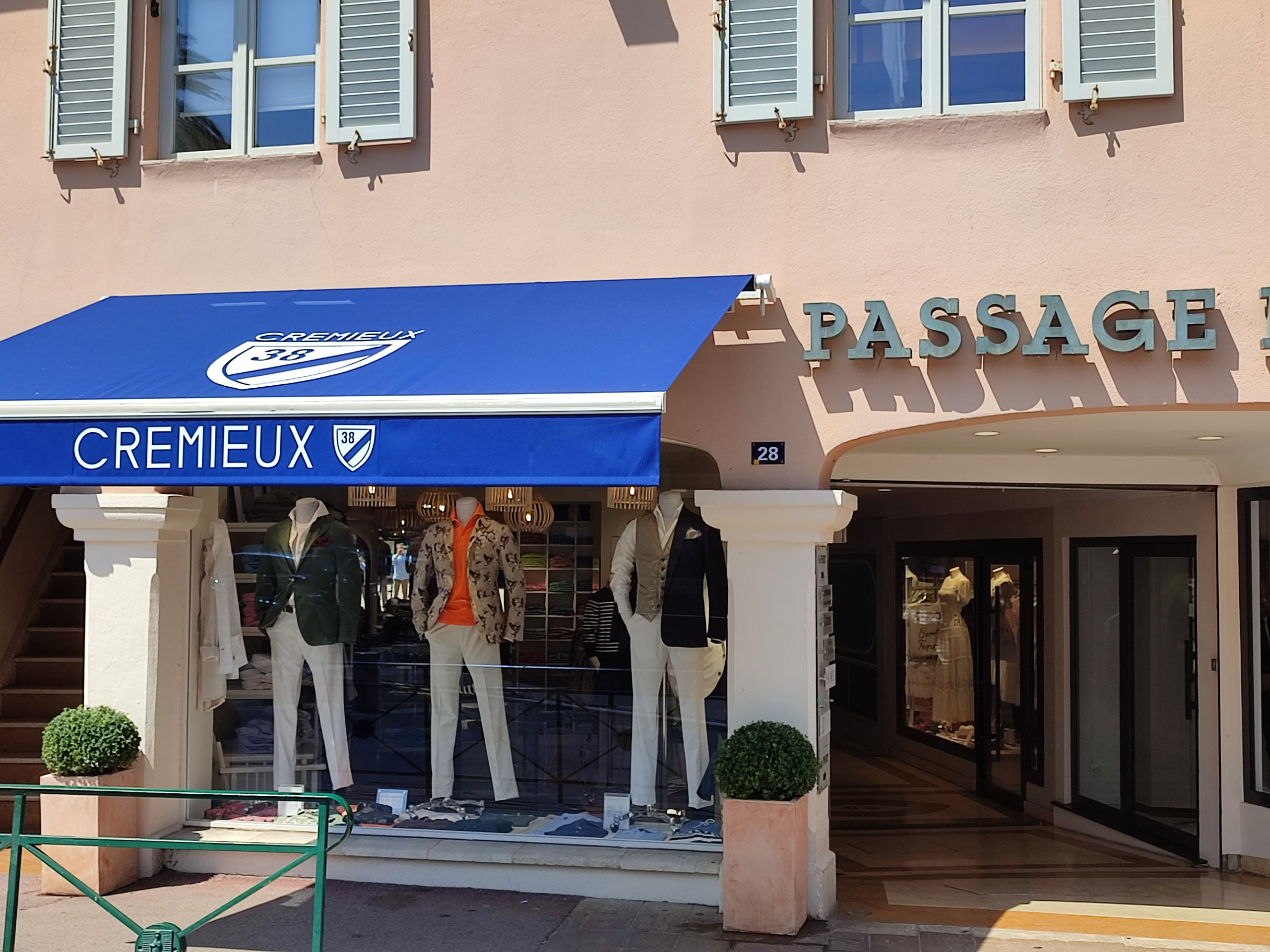 Agencement d'une boutique de vêtements - Saint-Tropez