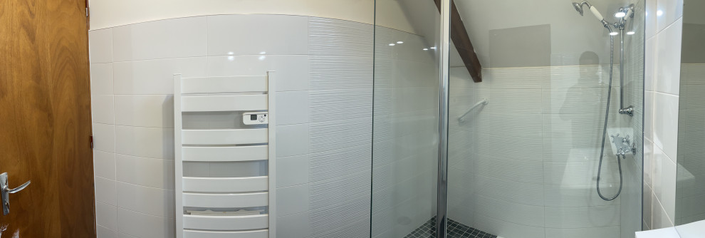 Mittelgroßes Modernes Badezimmer in Paris
