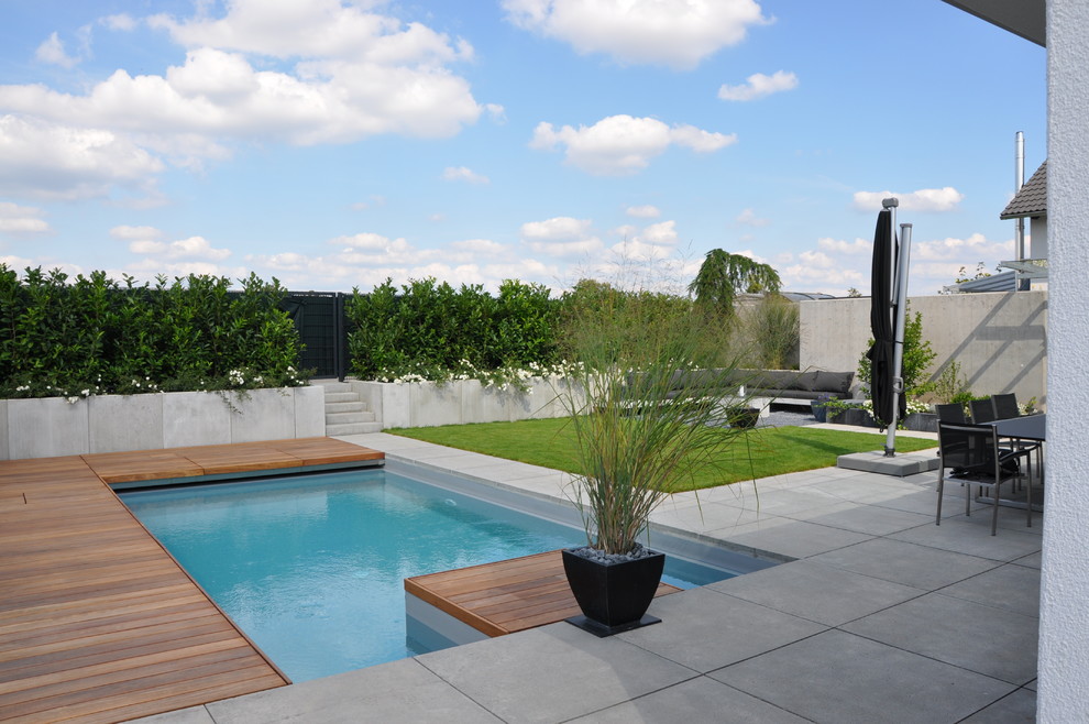 Moderner Pool in Frankfurt am Main