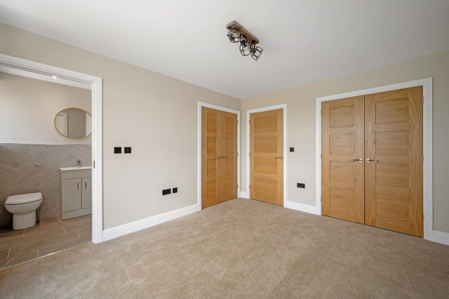 Barn Conversion contemporary-sovrum