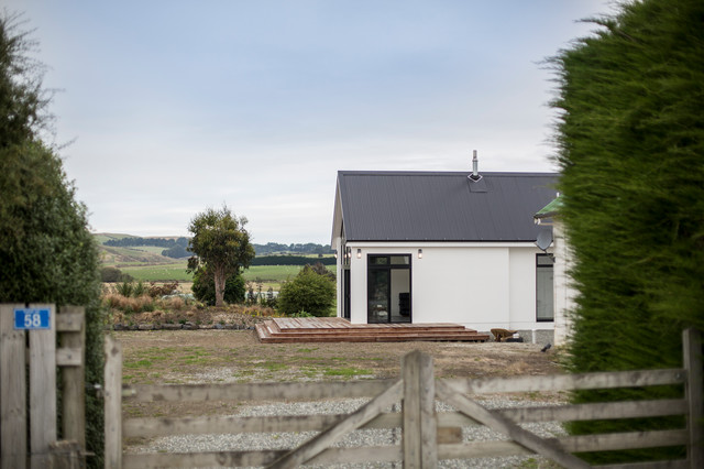 Waipahi Abode modern-house-exterior