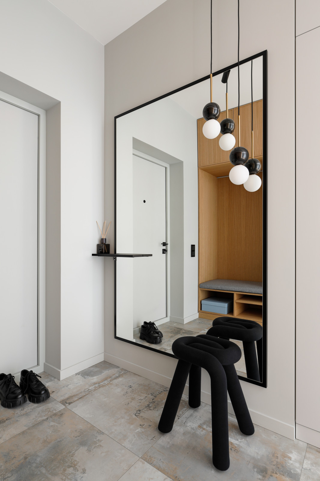 Light midecentury apartment / Квартира с легким флером midcentury