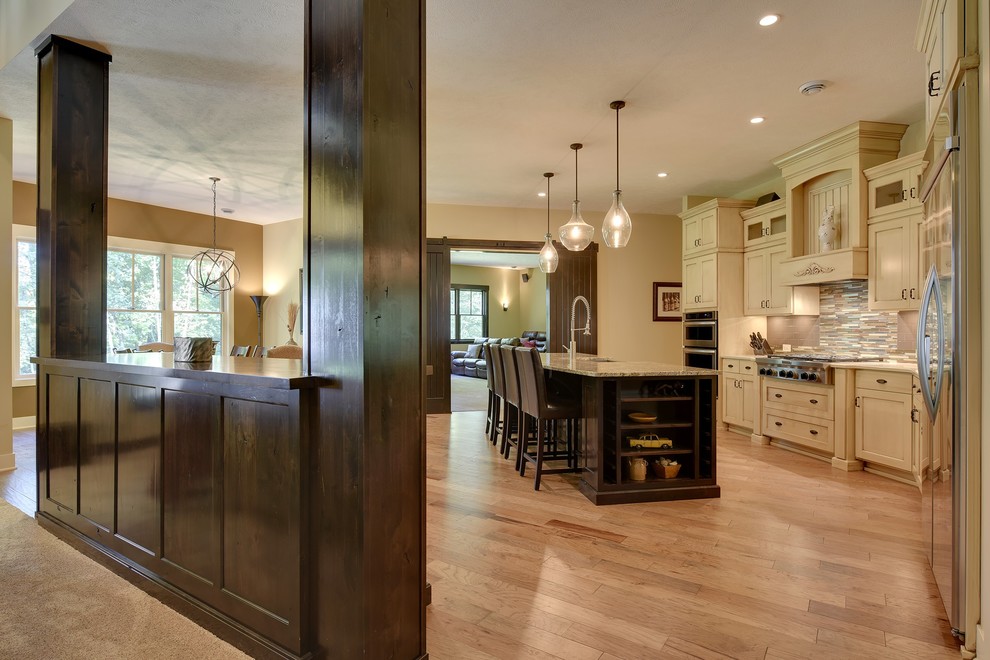 Mountain style kitchen photo in Minneapolis