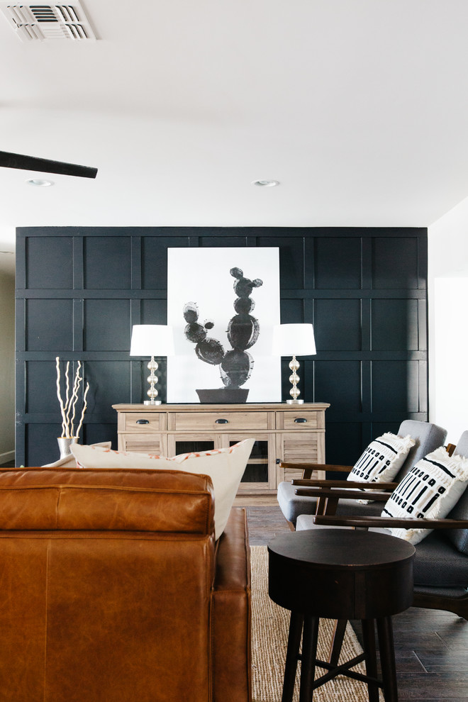 Transitional home design photo in Phoenix