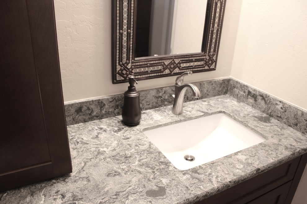 Home design - transitional home design idea in Phoenix