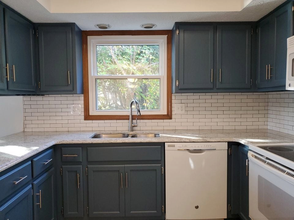 Kitchen - kitchen idea in Indianapolis