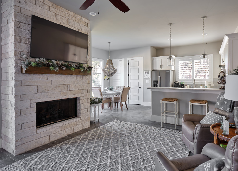 Example of a transitional kitchen design in Austin