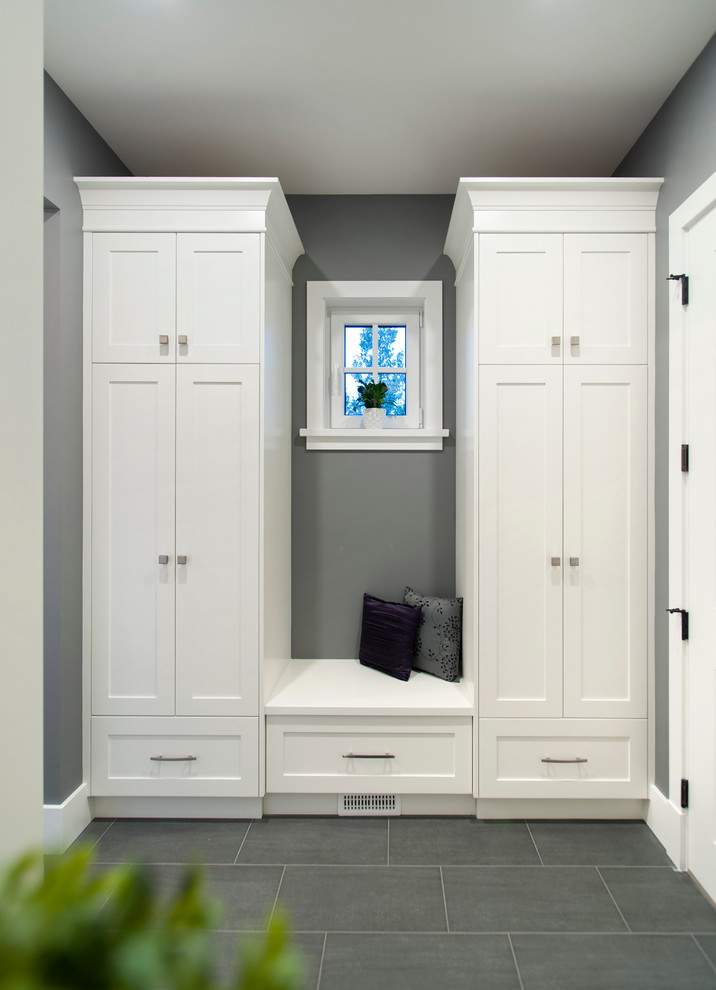 Example of a transitional hallway design in Vancouver