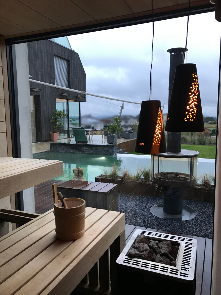 Moderner Pool in Sonstige