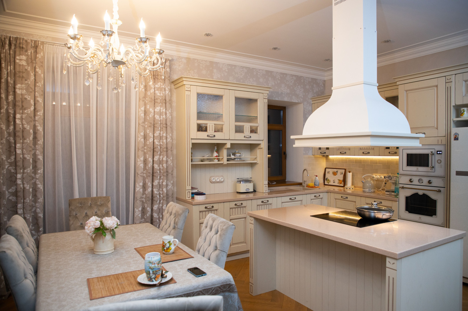 Загородный дом (внутренний монтаж ретро электрики)