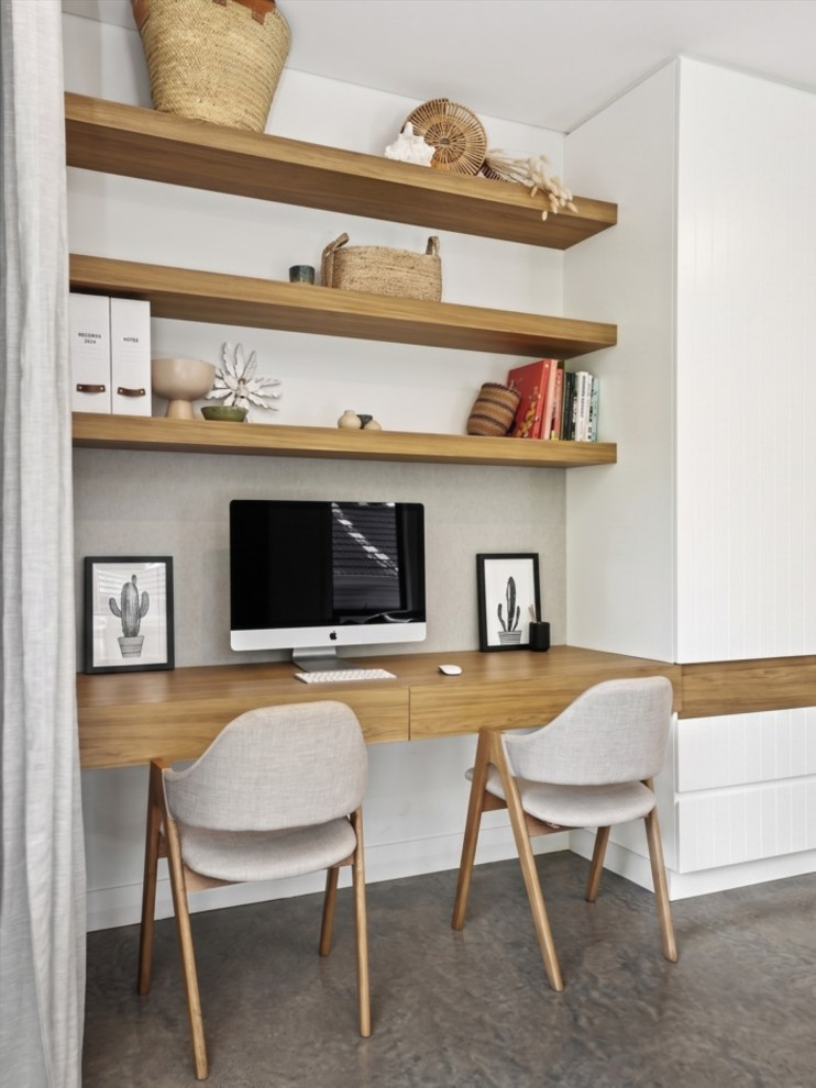 Inspiration for a contemporary home office in Sydney.