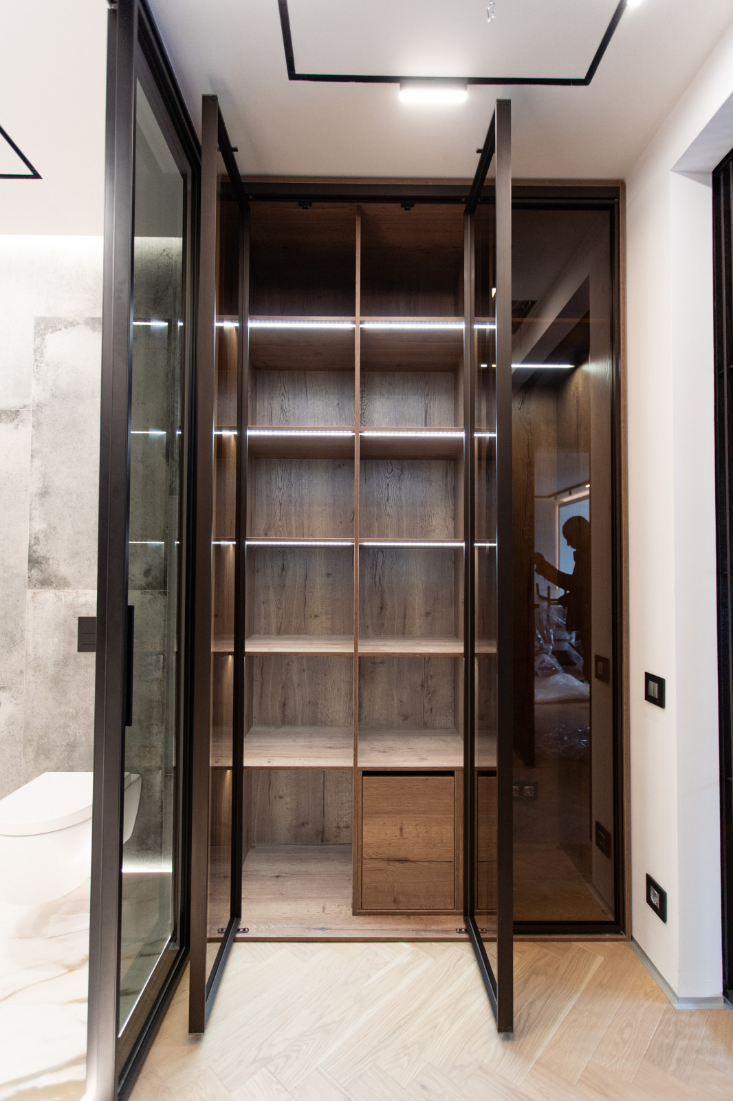 Гардеробная raumplus по двум сторонам