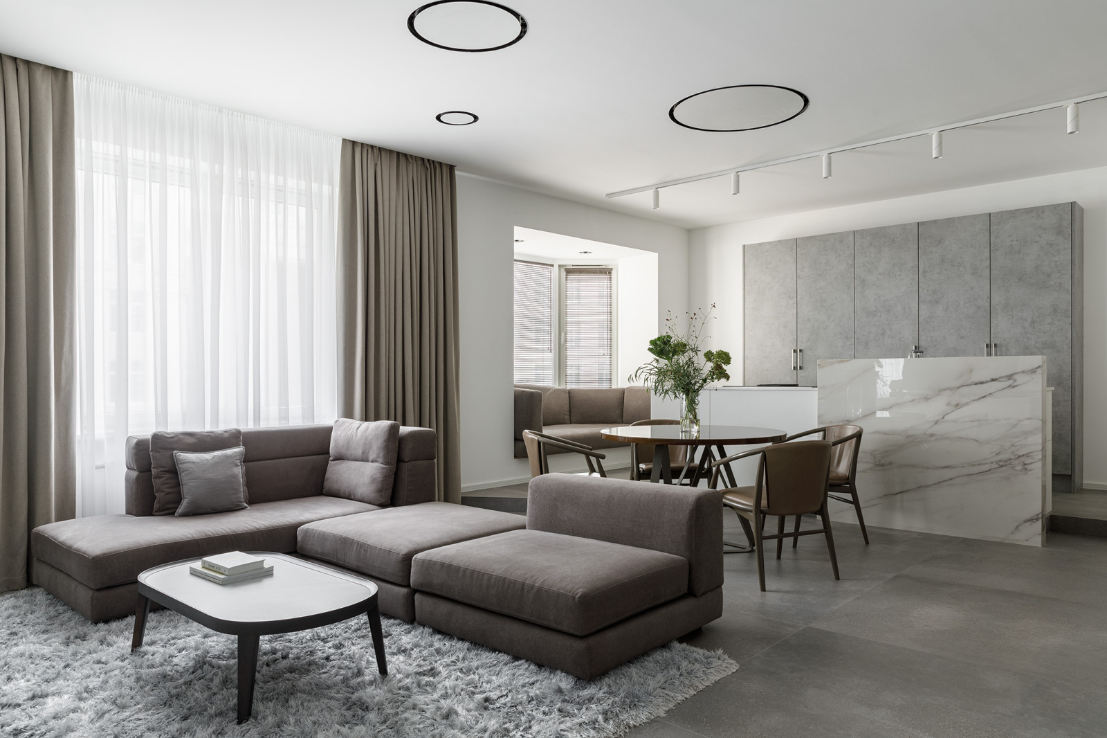 Квартира для студентки, ЖК Смольный