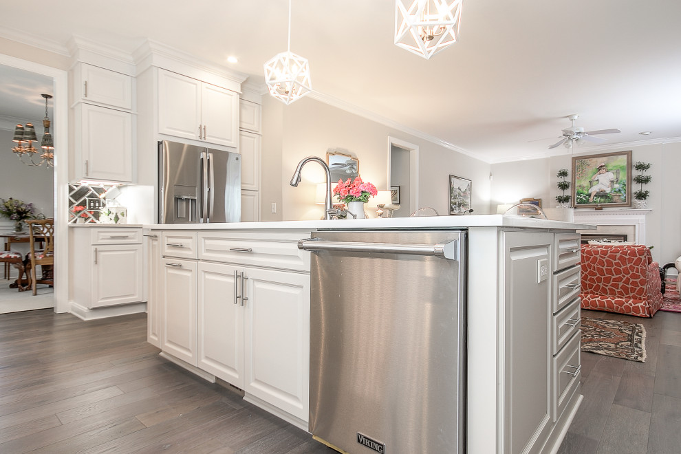 Kitchen - transitional kitchen idea