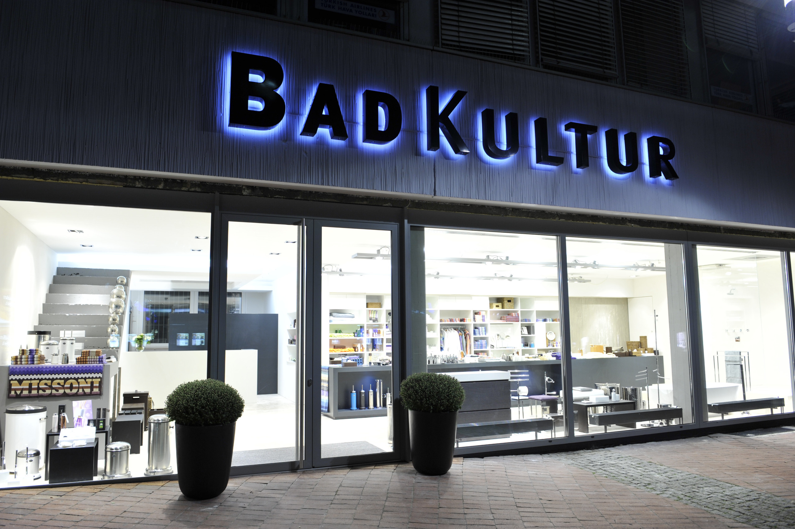 Beuttenmüller Showroom Bad Sanitär Raumausstattung Planung Präsentation Produktpräsentation Ausstellung Interior Design NRW Krefeld Stuttgart Architektur Innenarchitektur Gestaltung 3D