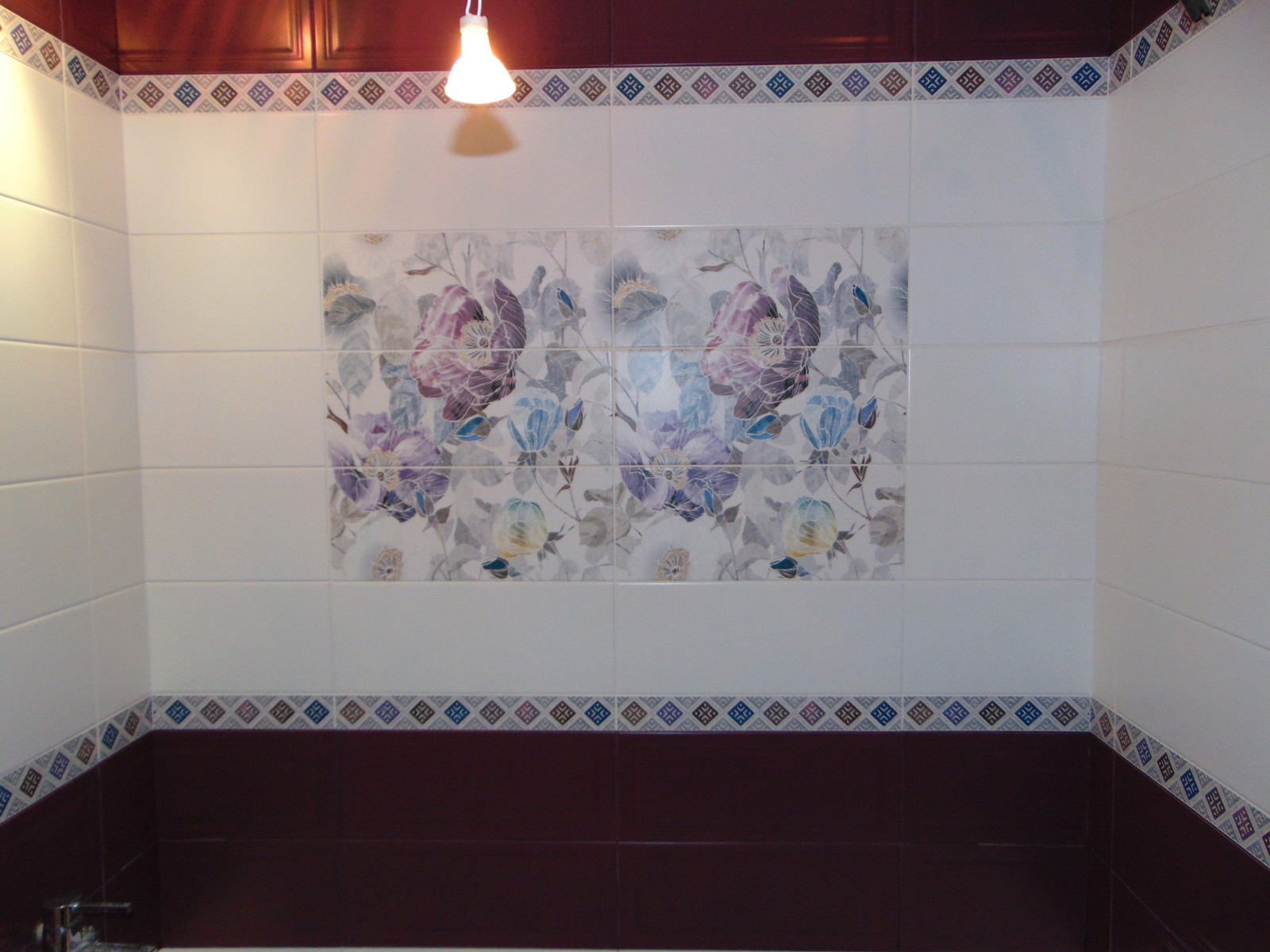 Декор над ванной