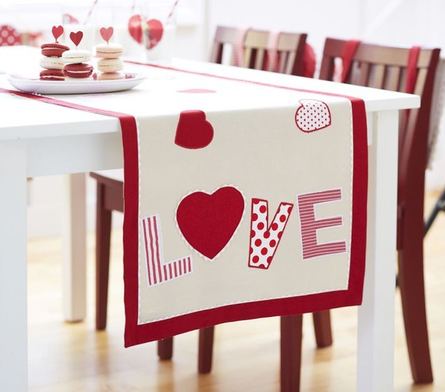 Valentine's Day Table Runner contemporary