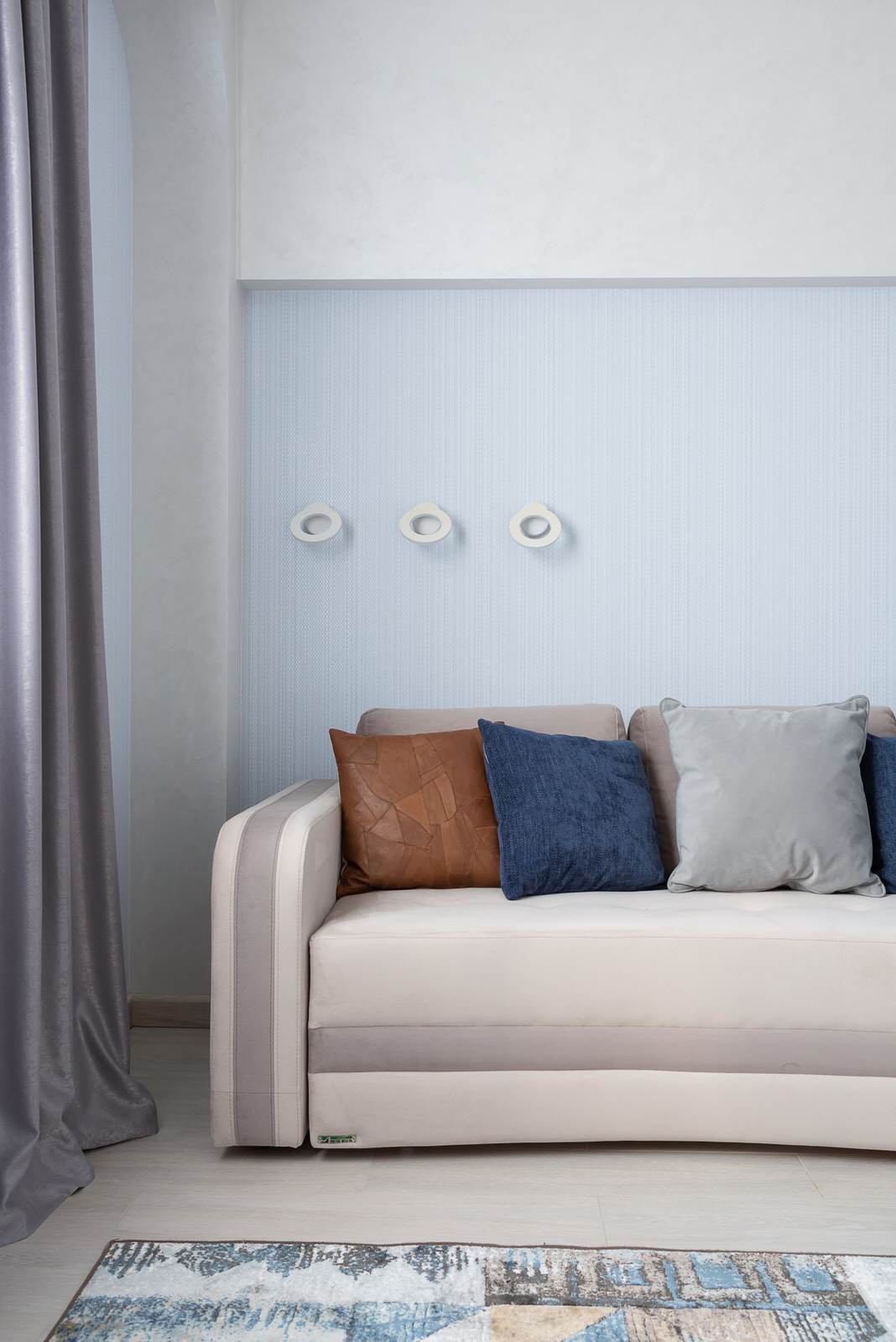 Дом с ирисом