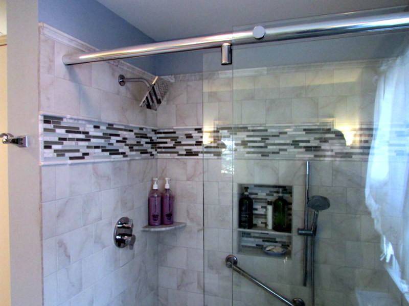 Home design - transitional home design idea