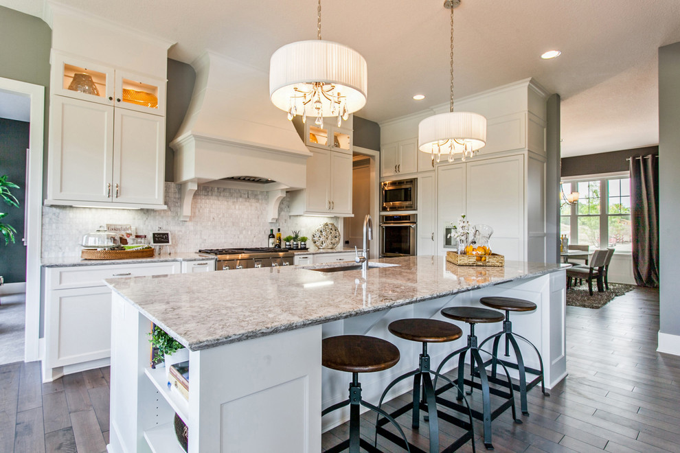 Example of a transitional kitchen design in Minneapolis