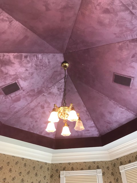 Inspiration for a victorian bedroom remodel in Cincinnati