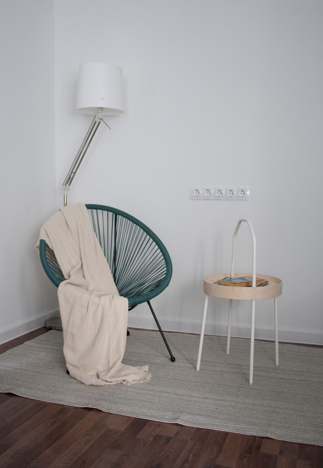 Бюджетный сканди в пятиэтажке