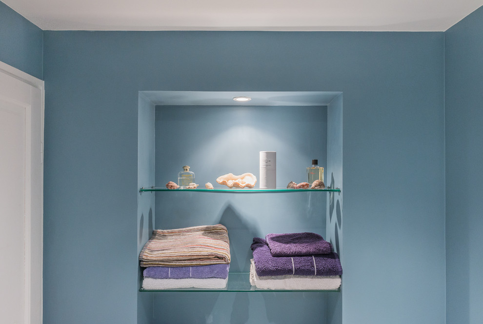 Réalisation d'une salle de bain design.