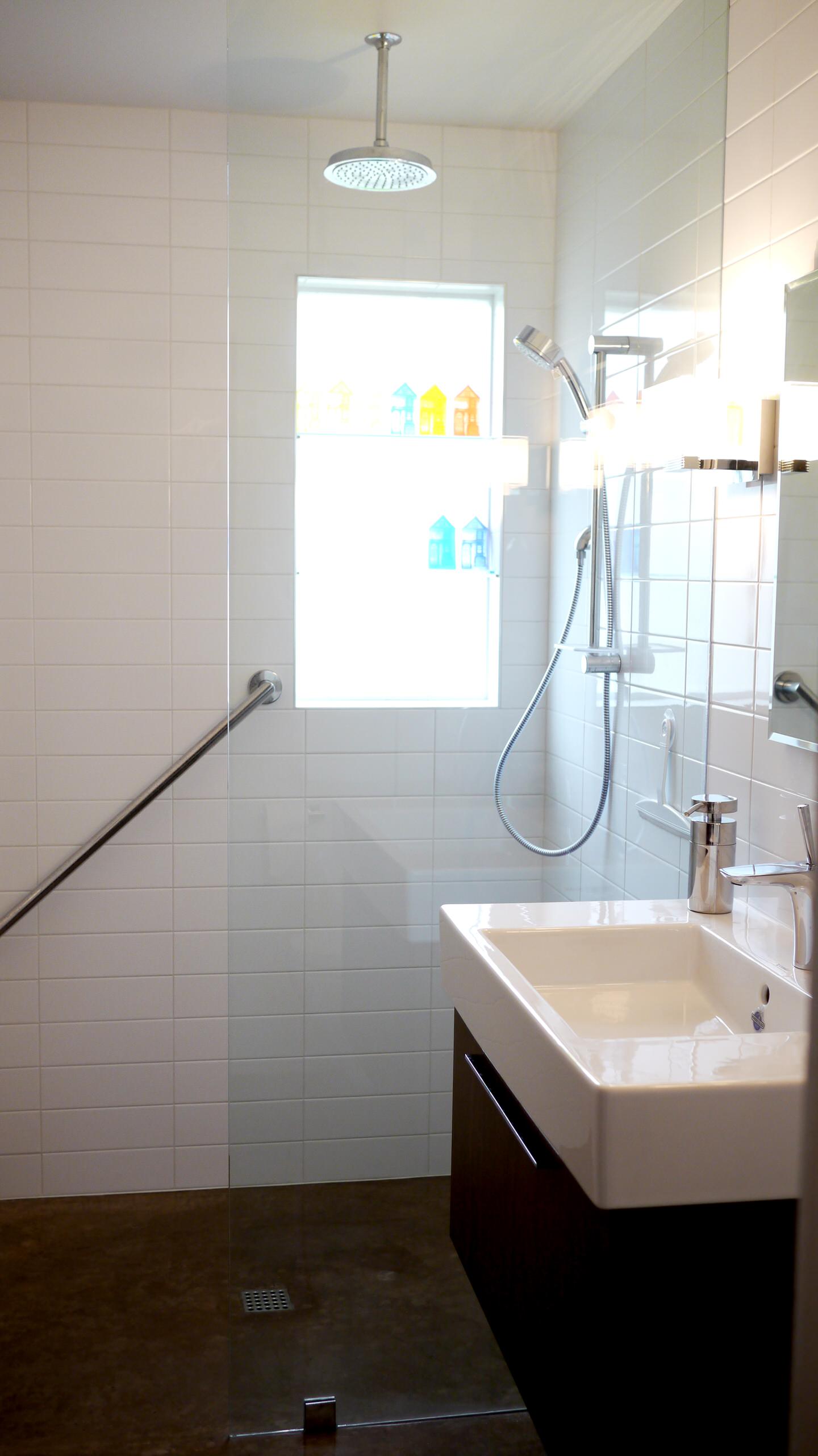 SLEEK MODERN - Arriola Bathroom remodel