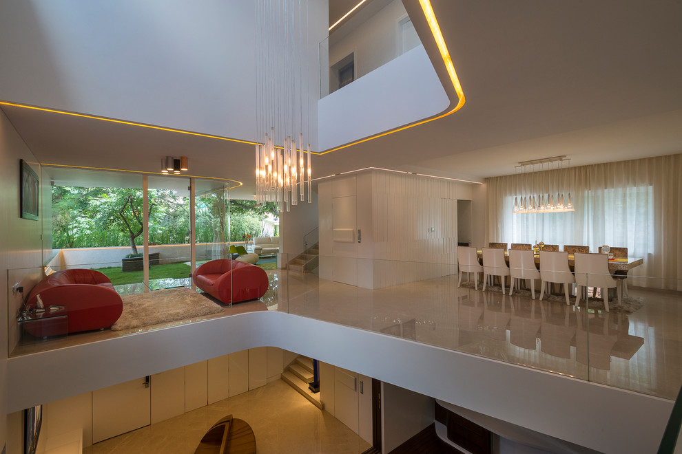 This is an example of a contemporary family room in Bengaluru.