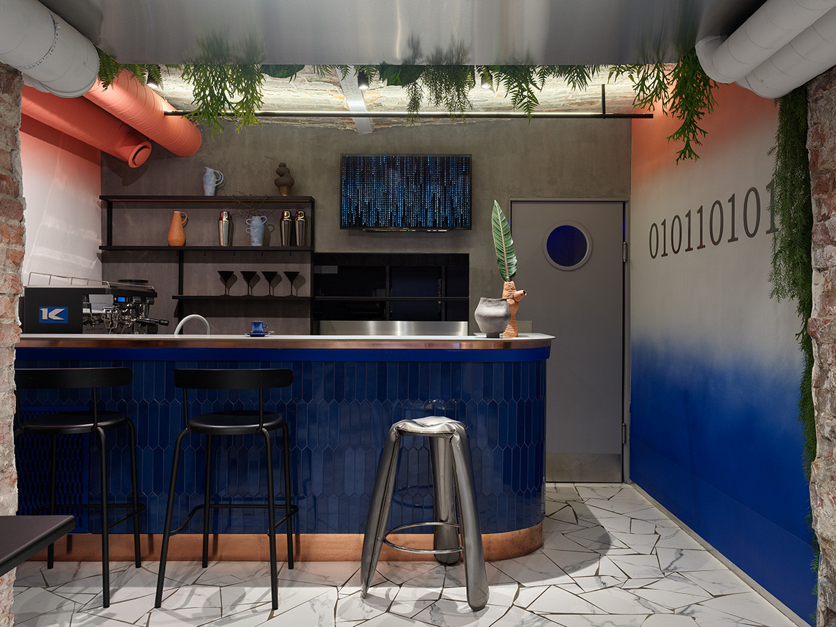 Кафе с нетривиальным названием 010110101 в центре Калиниграда