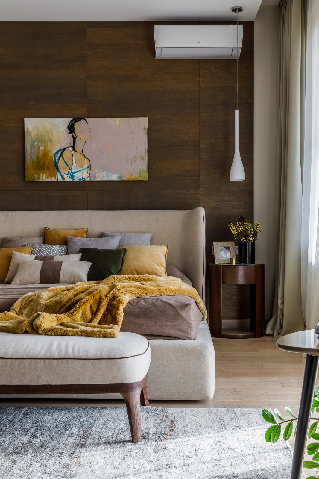 Интерьер частного дома с яркими акцентами