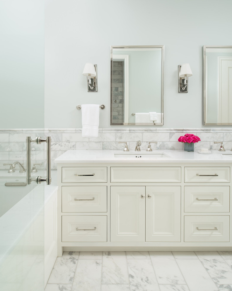 Example of a transitional bathroom design in Minneapolis