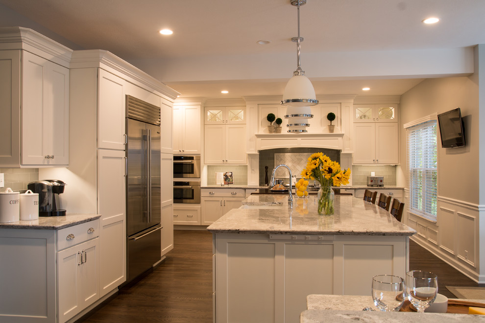 Kitchen - transitional kitchen idea