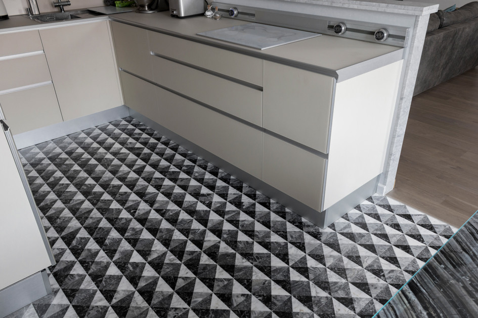 Мозаичный пол в стиле хай-тек