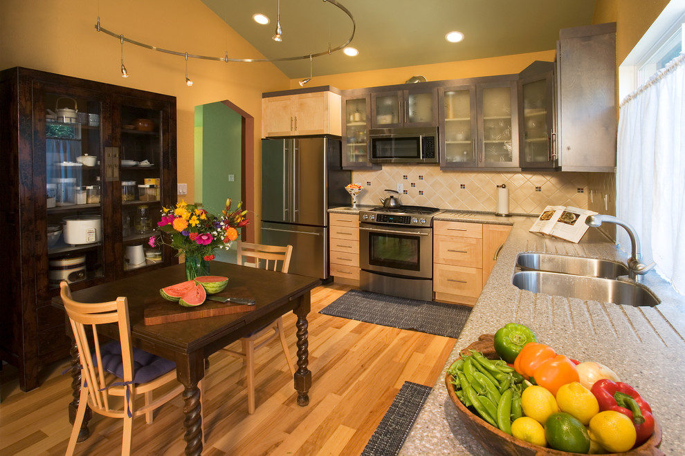 Kitchen - eclectic kitchen idea in Seattle